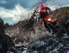 陈梦赛后谦逊发言登热搜，拜仁慕尼黑血战那不勒斯引发热议